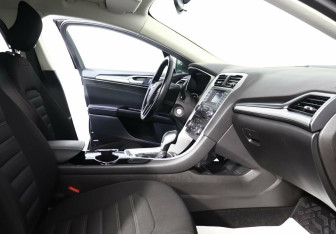 Подержанный автомобиль Ford Mondeo Sedan 2015 года (6 фото)