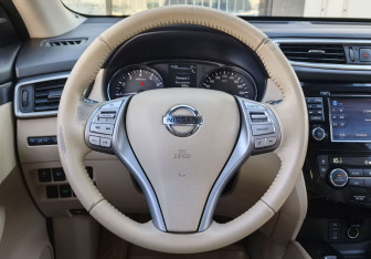 Подержанный автомобиль Nissan X-Trail 2017 года (17 фото)