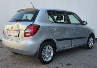 Подержанный автомобиль Skoda Fabia Hatchback 2014 года (5 фото)