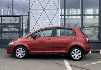 Подержанный автомобиль Volkswagen Golf Plus 2008 года (8 фото)