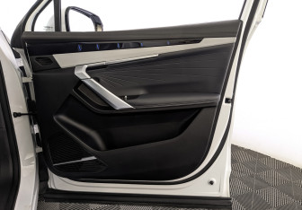 Подержанный автомобиль Geely Atlas 2024 года (24 фото)