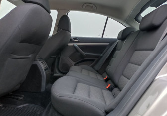 Подержанный автомобиль Skoda Octavia Liftback 2012 года (11 фото)