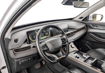 Подержанный автомобиль Exeed LX 2022 года (16 фото)