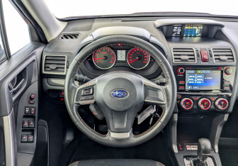Подержанный автомобиль Subaru Forester Suv 2015 года (22 фото)