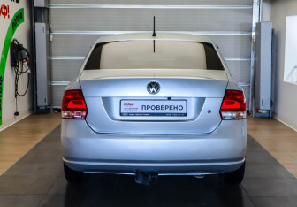 Подержанный автомобиль Volkswagen Polo Sedan 2013 года (5 фото)