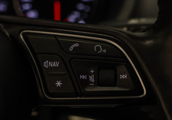 Подержанный автомобиль Audi A3 Sedan 2017 года (11 фото)