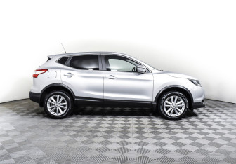 Подержанный автомобиль Nissan Qashqai 2016 года (4 фото)