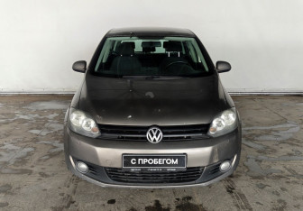 Подержанный автомобиль Volkswagen Golf Plus 2011 года (2 фото)