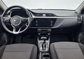 Подержанный автомобиль Kia Rio Sedan 2021 года (12 фото)