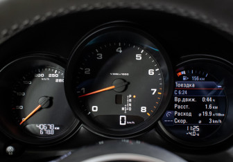Подержанный автомобиль Porsche Macan 2020 года (12 фото)