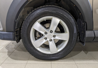 Подержанный автомобиль Toyota RAV4 2018 года (11 фото)