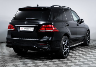Подержанный автомобиль Mercedes-Benz GLE 2015 года (5 фото)