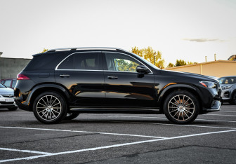 Подержанный автомобиль Mercedes-Benz GLE 2023 года (4 фото)