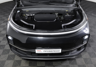 Подержанный автомобиль LiXiang L9 2023 года (9 фото)