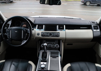 Подержанный автомобиль Land Rover Range Rover Sport 2011 года (9 фото)
