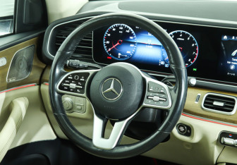 Подержанный автомобиль Mercedes-Benz GLE 2021 года (20 фото)