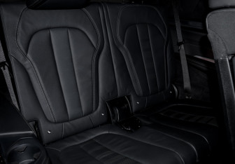 Подержанный автомобиль BMW X7 2020 года (17 фото)