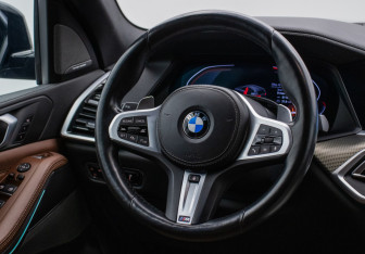 Подержанный автомобиль BMW X5 2021 года (15 фото)