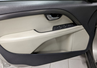 Подержанный автомобиль Volvo XC70 2014 года (11 фото)