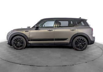 Подержанный автомобиль MINI Clubman Wagon 2019 года (8 фото)