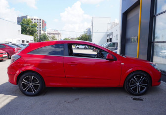 Подержанный автомобиль Opel Astra Hatchback 2010 года (4 фото)