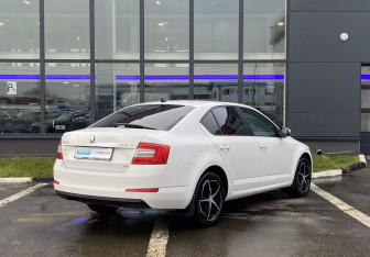 Подержанный автомобиль Skoda Octavia Liftback 2013 года (5 фото)