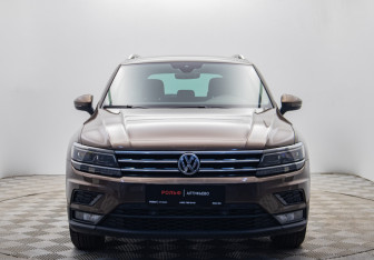 Подержанный автомобиль Volkswagen Tiguan 2019 года (8 фото)