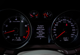 Подержанный автомобиль Audi TT Coupe 2011 года (11 фото)