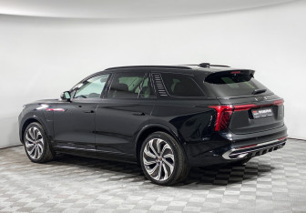 Подержанный автомобиль Hongqi E-HS9 2023 года (7 фото)