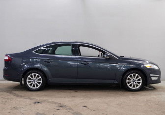 Подержанный автомобиль Ford Mondeo Sedan 2011 года (8 фото)