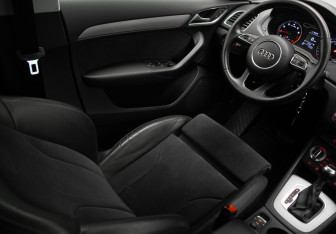 Подержанный автомобиль Audi Q3 2013 года (18 фото)