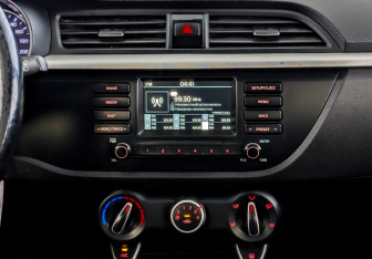 Подержанный автомобиль Kia Rio Hatchback 2019 года (14 фото)