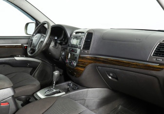 Подержанный автомобиль Hyundai Santa Fe 2010 года (9 фото)