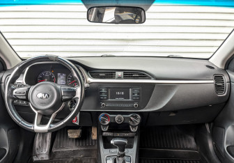Подержанный автомобиль Kia Rio Hatchback 2021 года (14 фото)