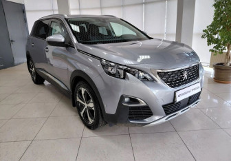 Подержанный автомобиль Peugeot 5008 Suv 2018 года (3 фото)