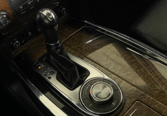 Подержанный автомобиль Infiniti QX80 2014 года (20 фото)