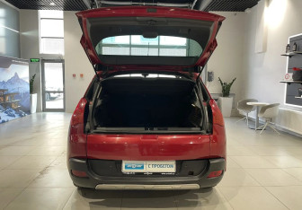 Подержанный автомобиль Peugeot 3008 2011 года (7 фото)