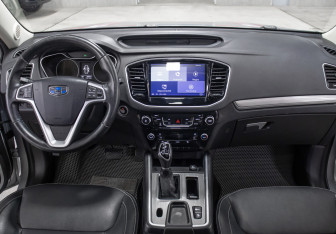 Подержанный автомобиль Geely Emgrand X7 2019 года (12 фото)