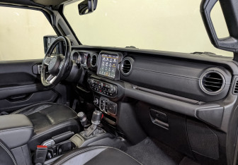 Подержанный автомобиль Jeep Wrangler 2021 года (10 фото)