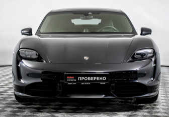 Подержанный автомобиль Porsche Taycan 2020 года (2 фото)