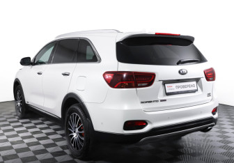 Подержанный автомобиль Kia Sorento 2019 года (7 фото)