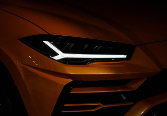 Подержанный автомобиль Lamborghini Urus 2021 года (20 фото)