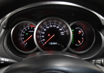 Подержанный автомобиль Suzuki Grand Vitara 2007 года (13 фото)