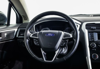 Подержанный автомобиль Ford Mondeo Sedan 2017 года (7 фото)