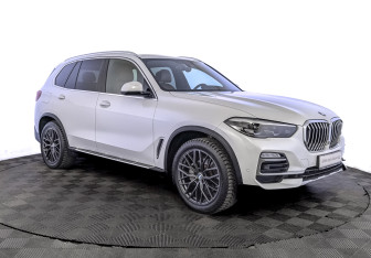 Подержанный автомобиль BMW X5 2018 года (3 фото)