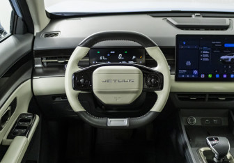 Подержанный автомобиль Jetour Dashing 2023 года (13 фото)