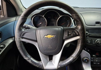 Подержанный автомобиль Chevrolet Cruze Sedan 2013 года (16 фото)