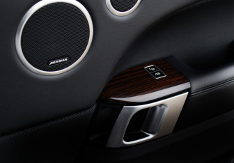 Подержанный автомобиль Land Rover Range Rover 2014 года (16 фото)