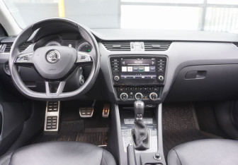 Подержанный автомобиль Skoda Octavia Liftback 2018 года (16 фото)
