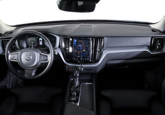 Подержанный автомобиль Volvo XC60 2019 года (13 фото)